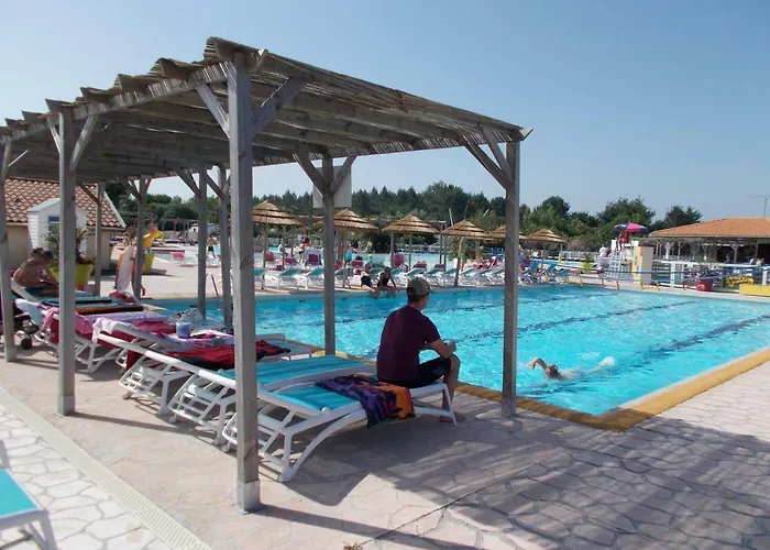 Parque de vacaciones Mobilhome Charme Funpass Et Wifi Inclus Gastes